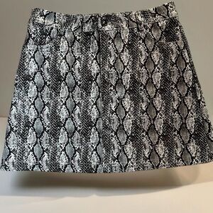 L&B‎ print leather skirt